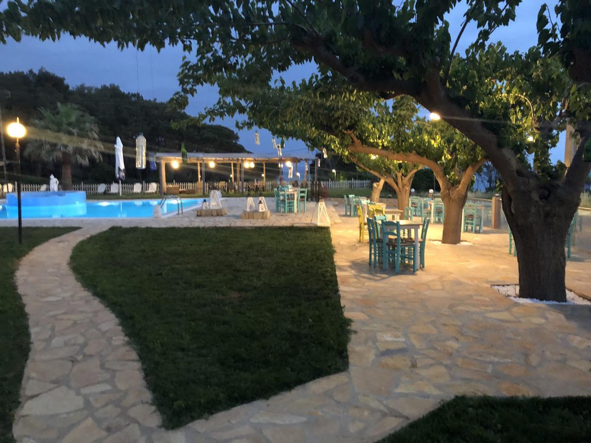 ברתולומיאו Glyfa Beach Hotel מראה חיצוני תמונה