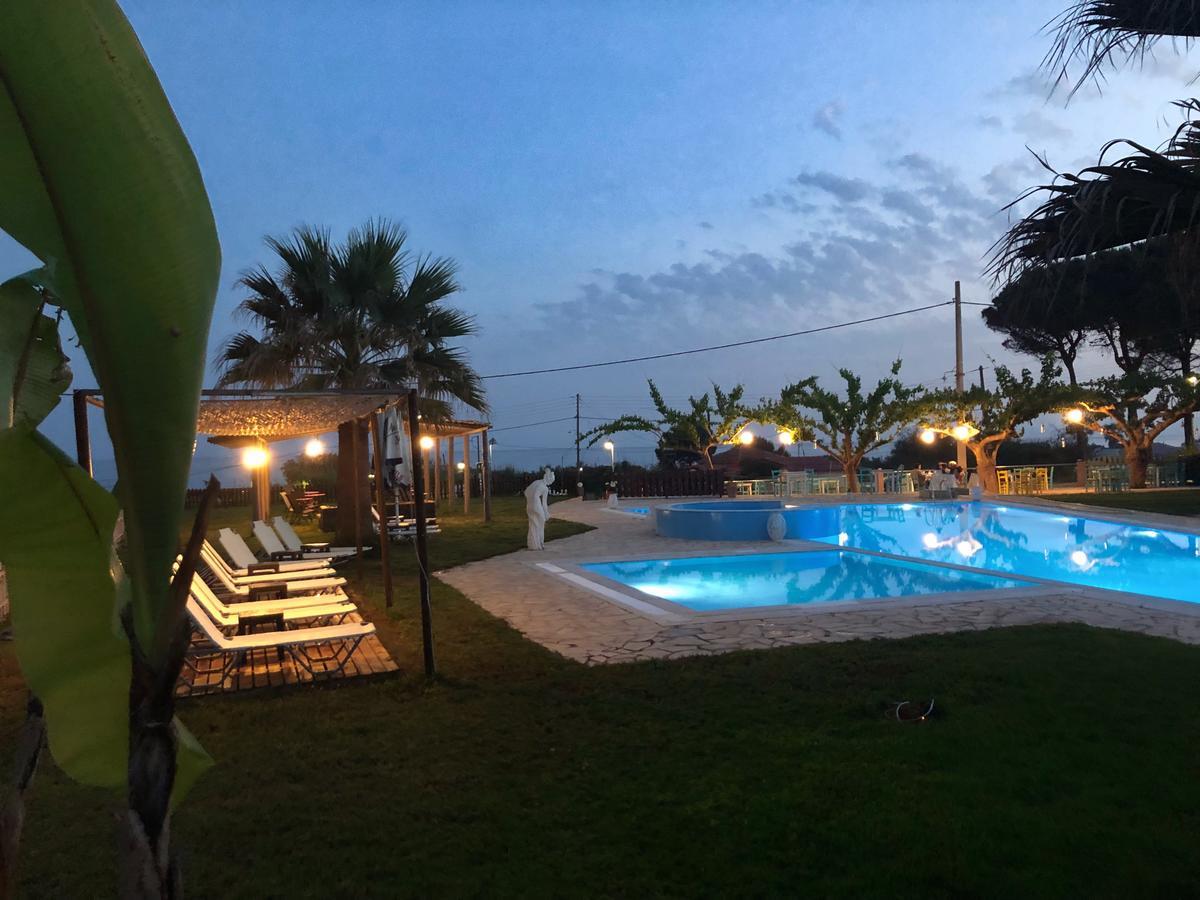 ברתולומיאו Glyfa Beach Hotel מראה חיצוני תמונה